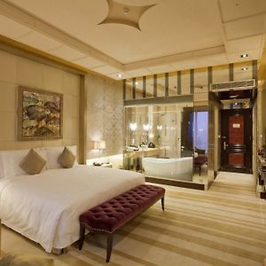 Chateau Deluxe King Room